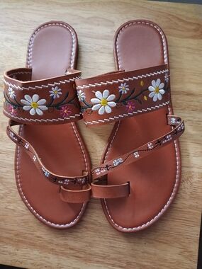 SHEIN Brown Floral Embroidered Slide Sandals